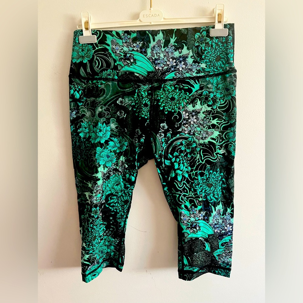 Lululemon size 12 knee length leggings